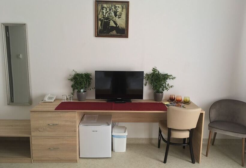 Garden Hotel Medical & Spa