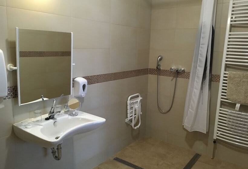 Garden Hotel Medical & Spa