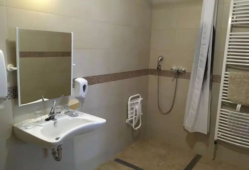 Garden Hotel Medical & Spa