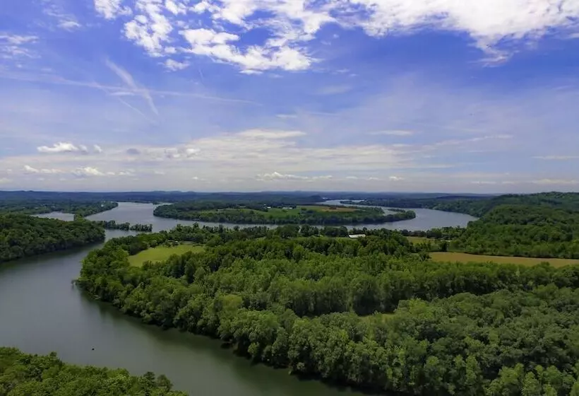 Hotelli Blue Water Resort