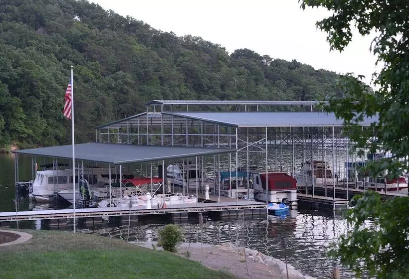 Hotelli Blue Water Resort