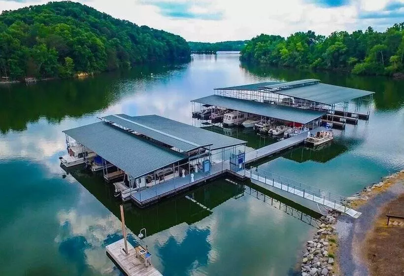 Hotelli Blue Water Resort