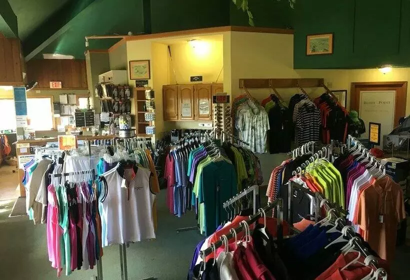 Hotelli Bluff Point Golf Resort