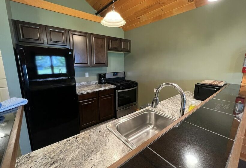 Otel Bluff Point Golf Resort