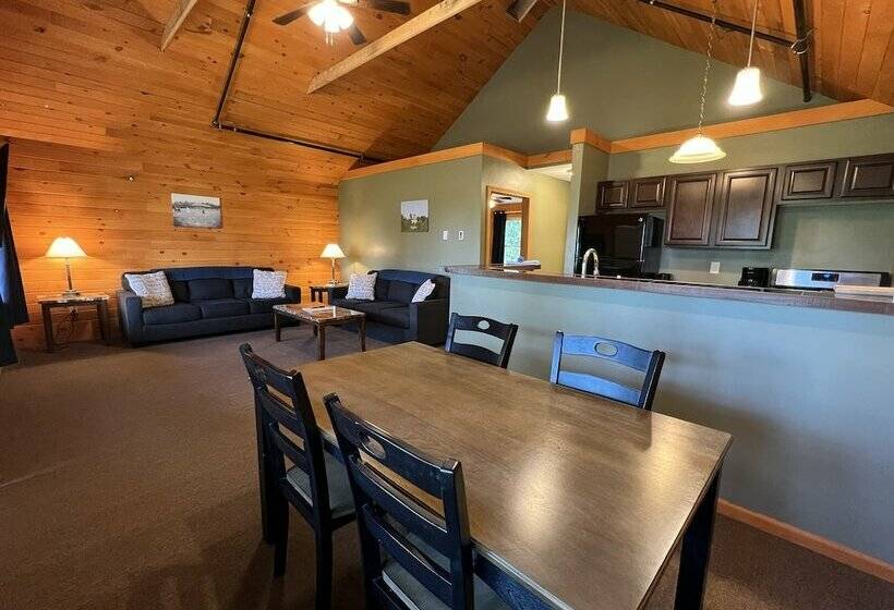 Otel Bluff Point Golf Resort