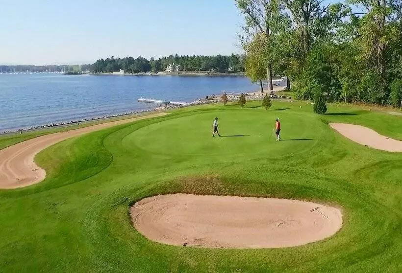 Hotelli Bluff Point Golf Resort