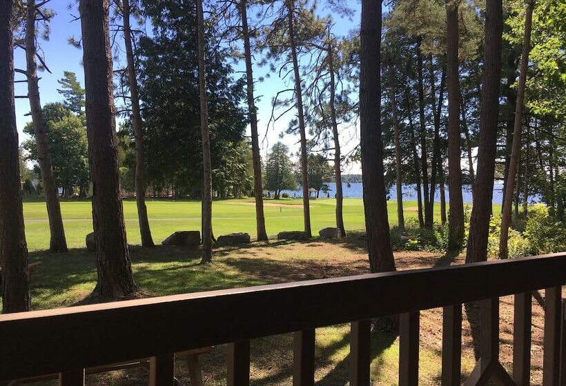 Otel Bluff Point Golf Resort