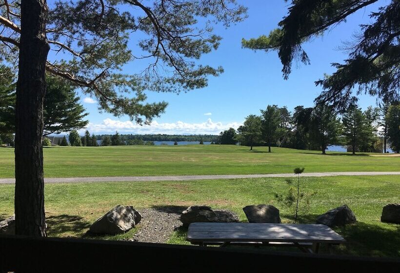 Otel Bluff Point Golf Resort