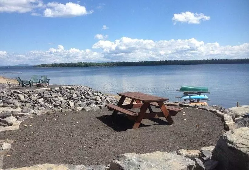 Hotelli Bluff Point Golf Resort