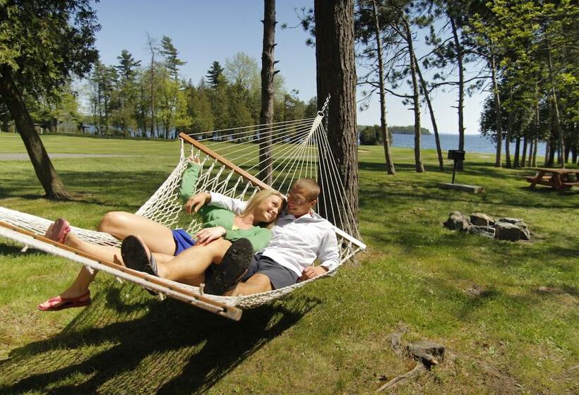 Otel Bluff Point Golf Resort