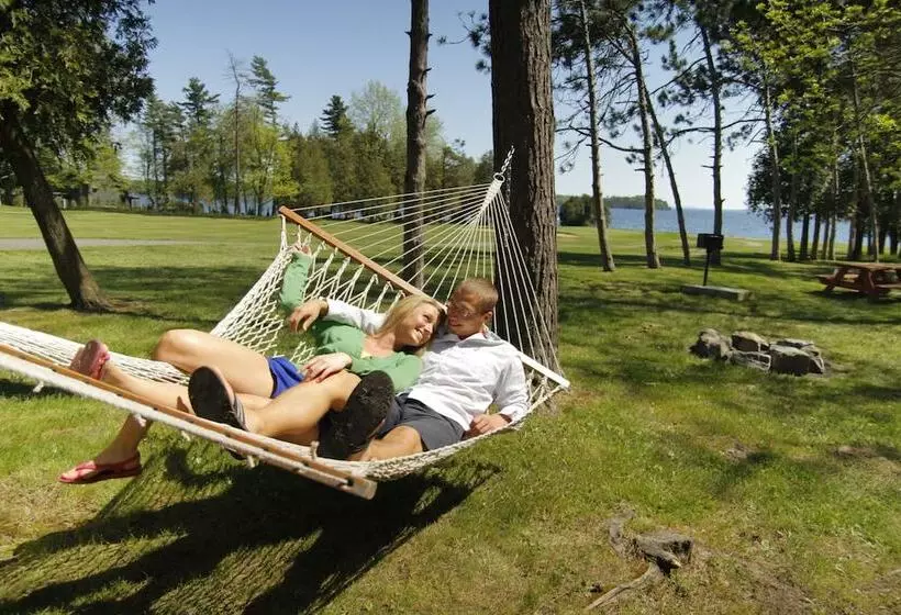 Hotelli Bluff Point Golf Resort