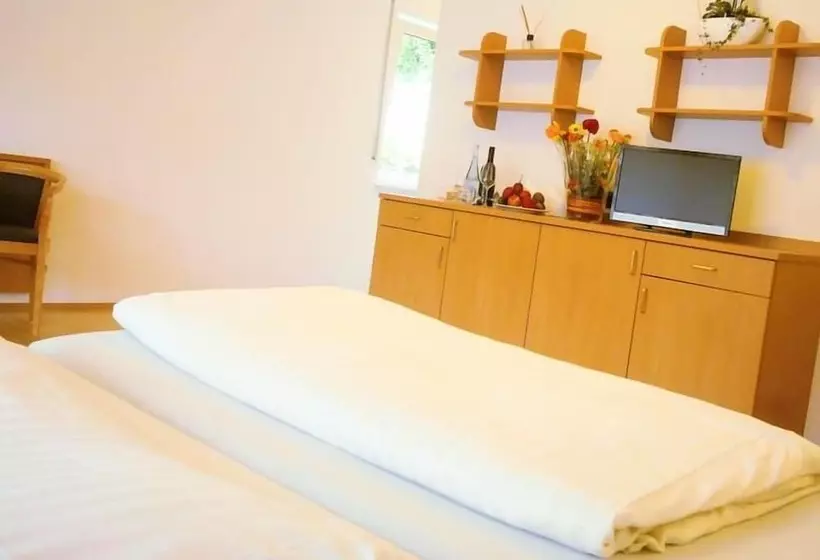 Hotelli Boardinghouse Hähn
