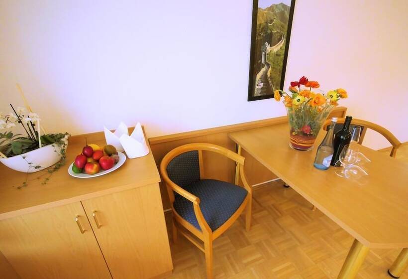 Hotel Boardinghouse Hähn