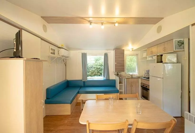 Hotelli Camping Parc Des Monges