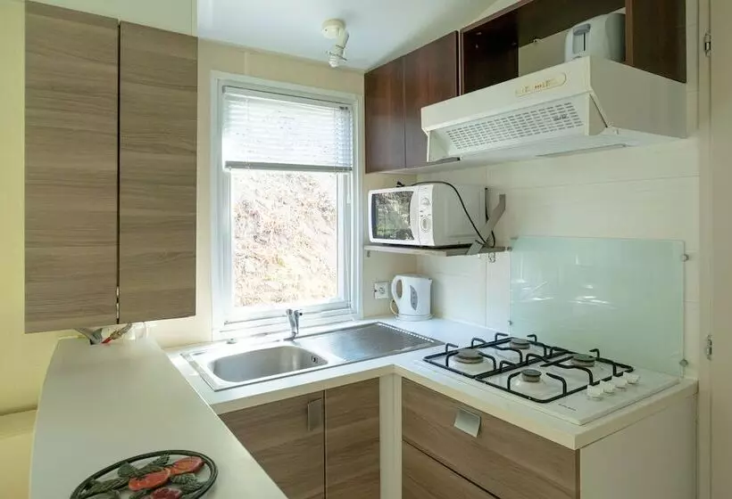 Hotelli Camping Parc Des Monges