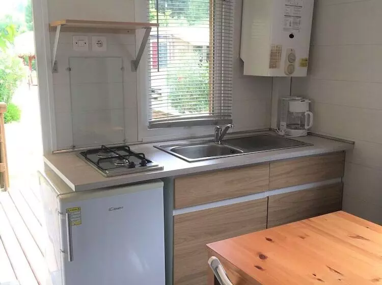 Hotelli Camping Parc Des Monges