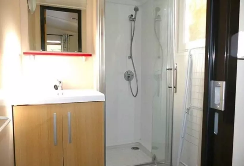 Hotelli Camping Parc Des Monges