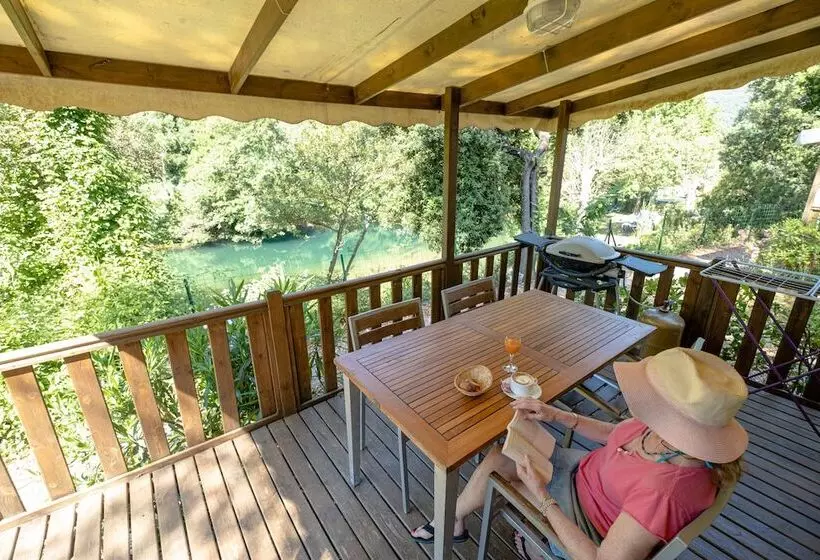 Hotelli Camping Parc Des Monges