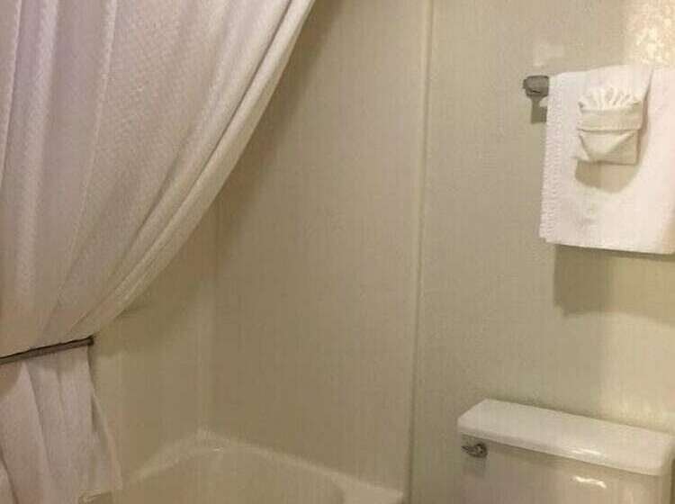 Hotel Clarion Hometown Inn