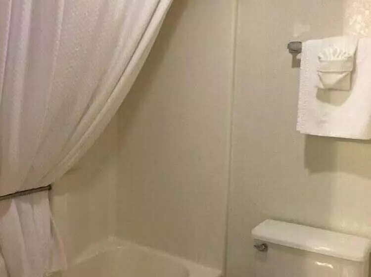 Hotelli Clarion Hometown Inn