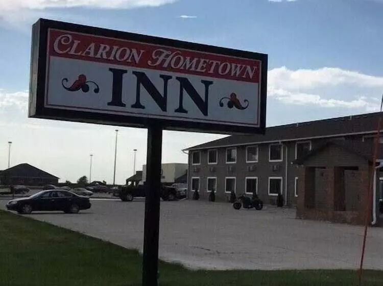 Hotelli Clarion Hometown Inn