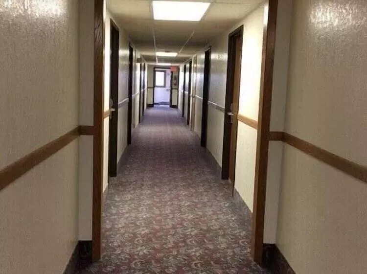 Hotelli Clarion Hometown Inn