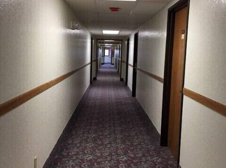 Hotel Clarion Hometown Inn