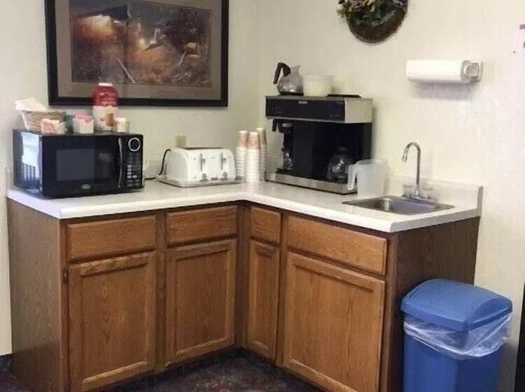 Hotelli Clarion Hometown Inn