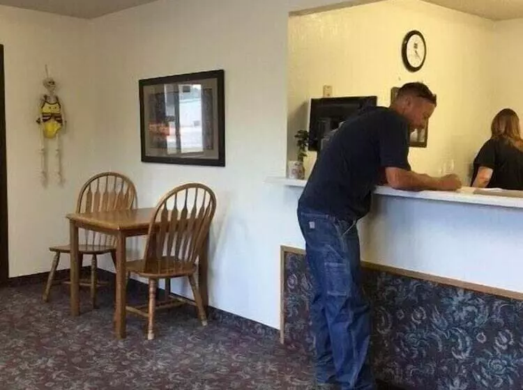 Hotelli Clarion Hometown Inn