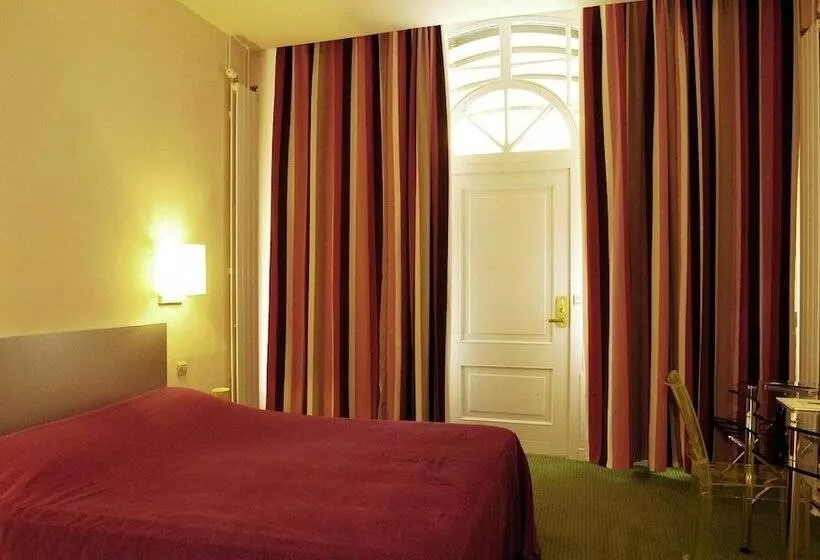 Hotelli Hôtel De Paris Et De La Poste