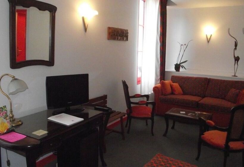 ホテル Hôtel De Paris Et De La Poste