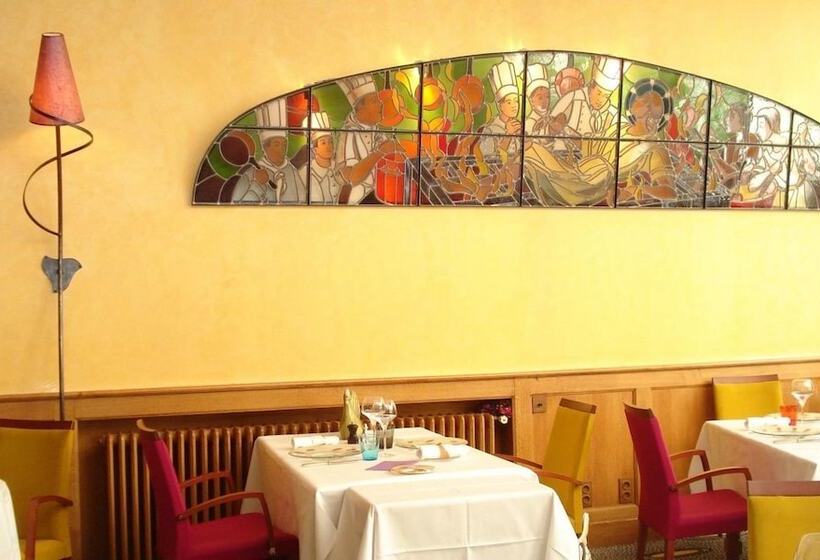 ホテル Hôtel De Paris Et De La Poste