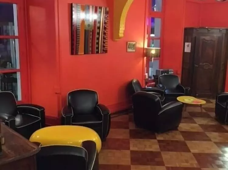 Hotelli Hôtel De Paris Et De La Poste