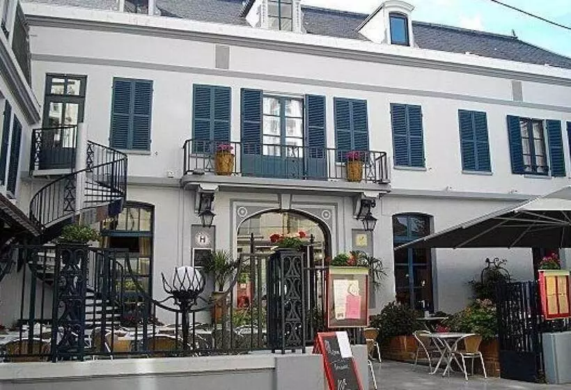 Hotelli Hôtel De Paris Et De La Poste