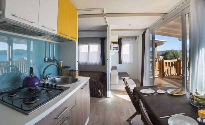 هتل Isola Dei Gabbiani Land Of Water