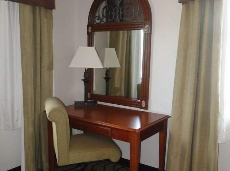 فندق Oscoda Lakeside