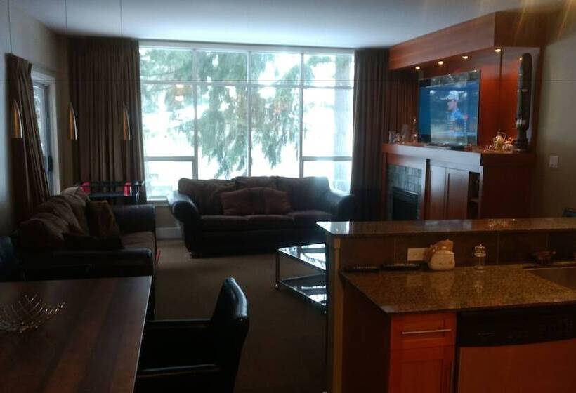 هتل Park Sands Beach Resort