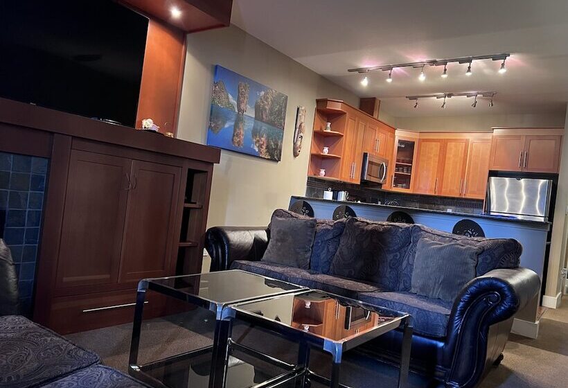 هتل Park Sands Beach Resort