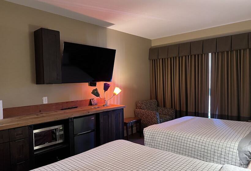 هتل Park Sands Beach Resort