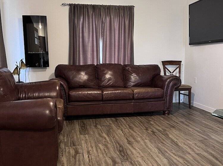 هتل Park Sands Beach Resort