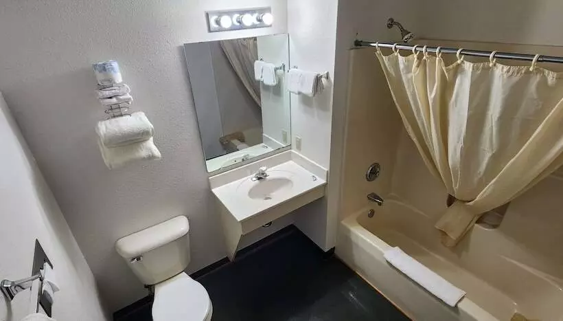 Hotelli Plymouth Inn