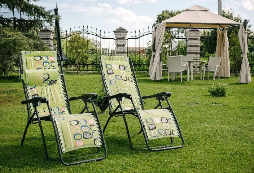 هتل Usadba Dobrolubovo