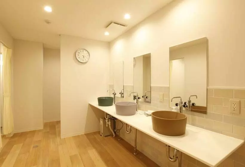 Knut   Hostel