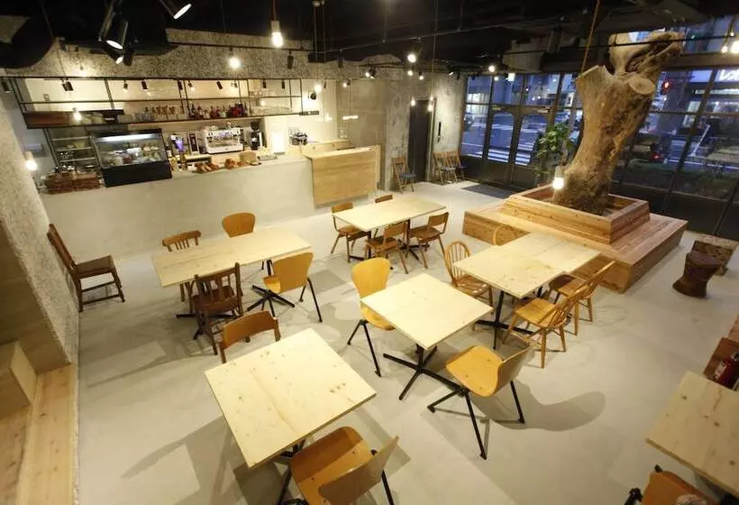 Knut   Hostel