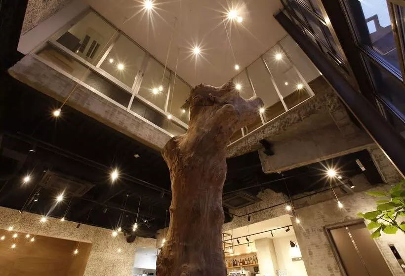 Knut   Hostel