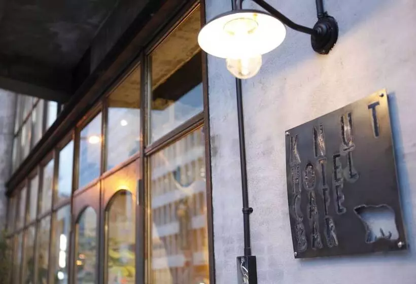 Knut   Hostel