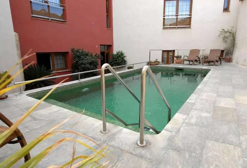 La Casa De Las Titas