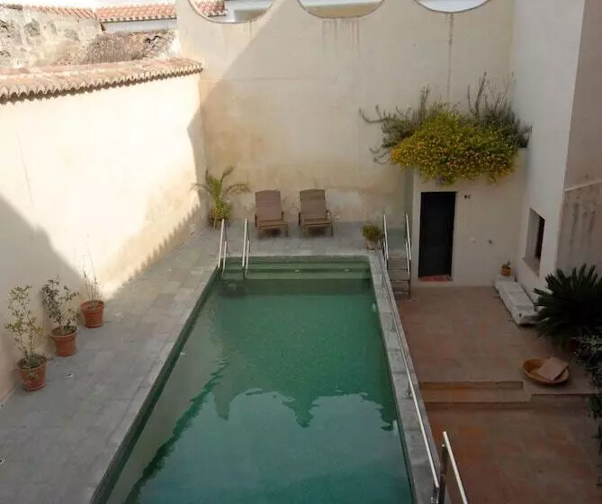 La Casa De Las Titas