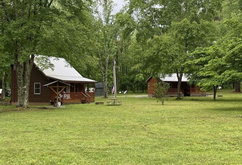 Little Tracks Cabins