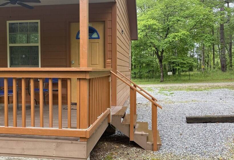 Little Tracks Cabins